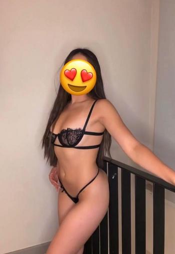 Zoe , 26  female escort, Frederick