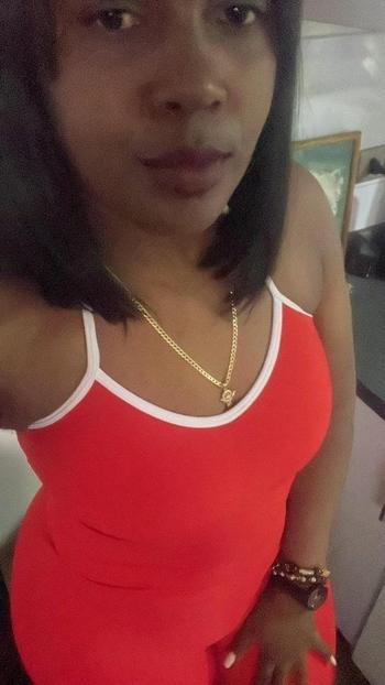 rosa, 28  female escort, Frederick